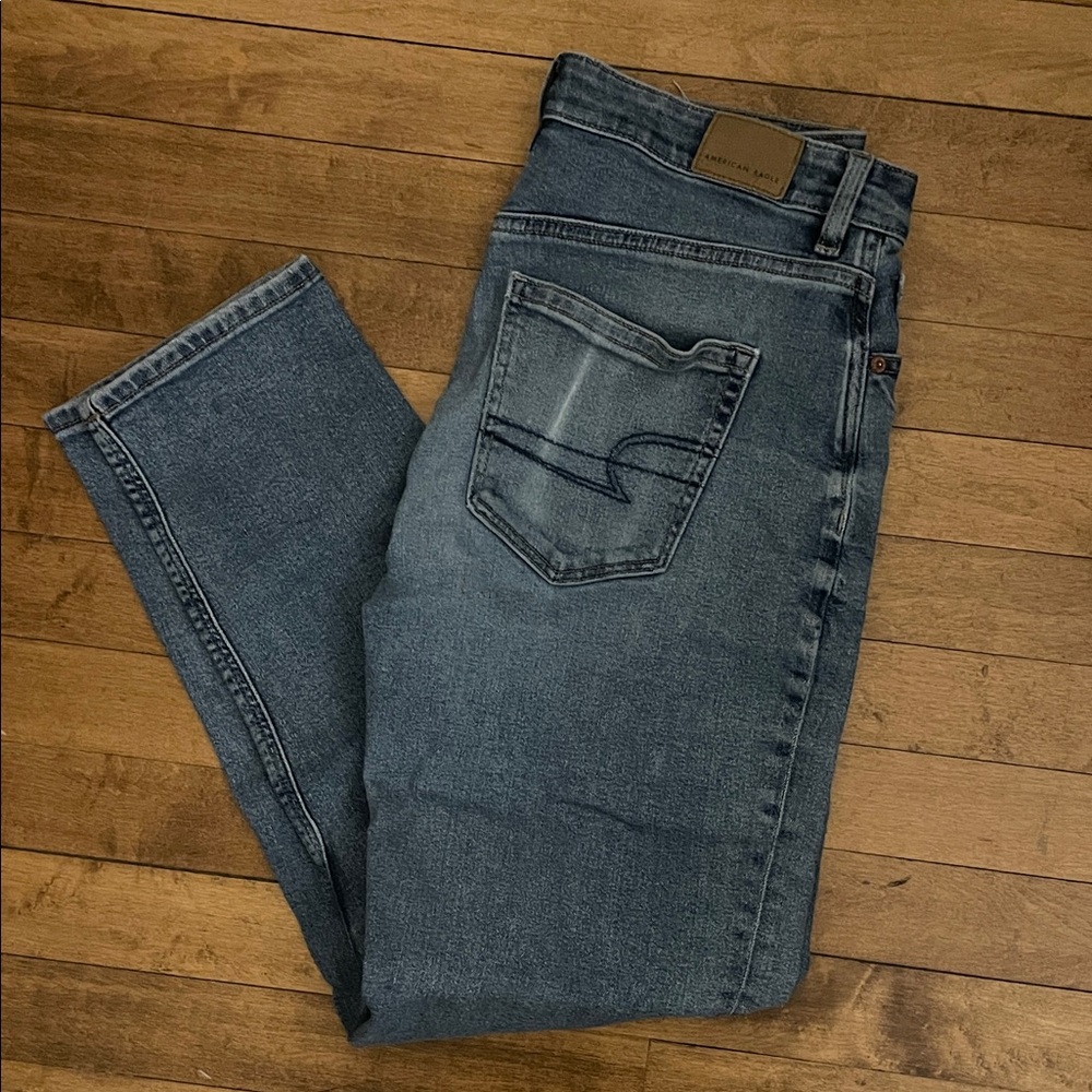 American Eagle Outfitters Stretch High Waisted Mom Jean